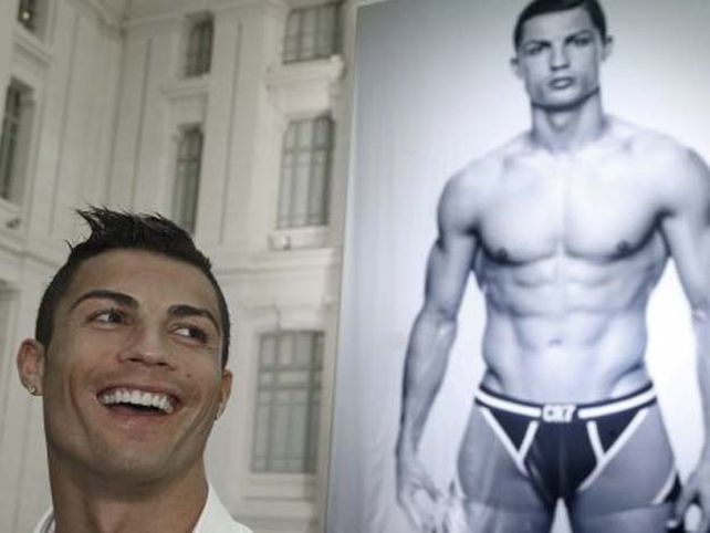 Ronaldo mostr sus calzones