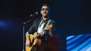 Alex Ubago se presentará en Rosario en noviembre, en el marco de la gira aniversario de su disco debut, ¿Qué pides tú?.