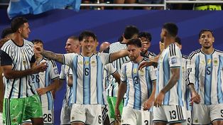 Celebra Lisandro Martínez y feteja toda la selección argentina, que sufrió más de la cuenta pero al final doblegó a Cabo Verde.&nbsp;