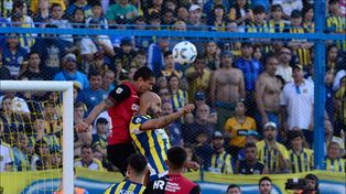 Se juega el clásico rosarino. Central recibe a Newells por la fecha 10 de la Liga Profesional.