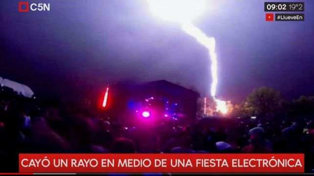 Captura de pantalla. El momento en que cayó el rayo.