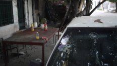 El auto de la familia y la vivienda quedaron marcados por los balazos El auto de la familia y la vivienda quedaron marcados por los balazos