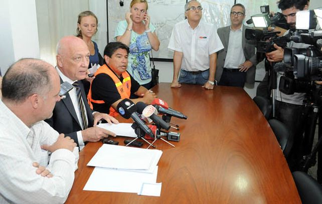 Bonfatti sobrevoló en helicóptero las zonas afectadas por las intensas lluvias que cayeron en la provincia