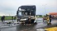 Impresionante choque entre un colectivo de pasajeros y un camión con combustible: no hubo heridos