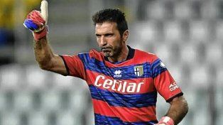 El arquero Gianluigi Buffon tiene una gran oferta de Arabia Saudita para seguir en actividad.