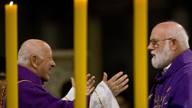 catedral. El saliente Ricardo Ezzati y el reemplazante Celestino Aós.