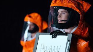 La llegada (2016) de Denis Villeneuve presenta un escenario original de encuentro entre humanos y extraterrestres.