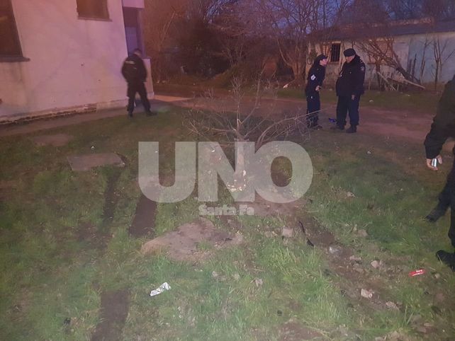 El patrullero terminó chocando contra un árbol&nbsp;