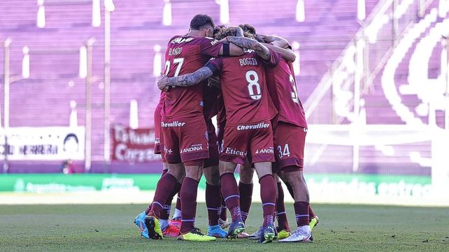 Lanús doblegó a San Lorenzo y ratifica su levantada