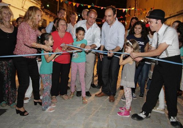 El Municipio inauguró en María Selva otra obra de pavimento articulado