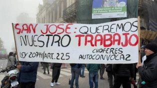 Paraná: protesta de choferes autoconvocados de transporte urbano frente a la Municipalidad