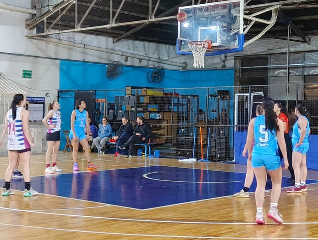 Gan victoria de República ante Alma en el Clausura Femenino Gan victoria de República ante Alma en el Clausura Femenino