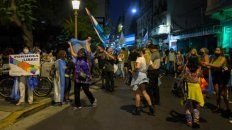 Un ruidoso cacerolazo se hizo sentir en la zona céntrica de la ciudad de Formosa. Un ruidoso cacerolazo se hizo sentir en la zona céntrica de la ciudad de Formosa.