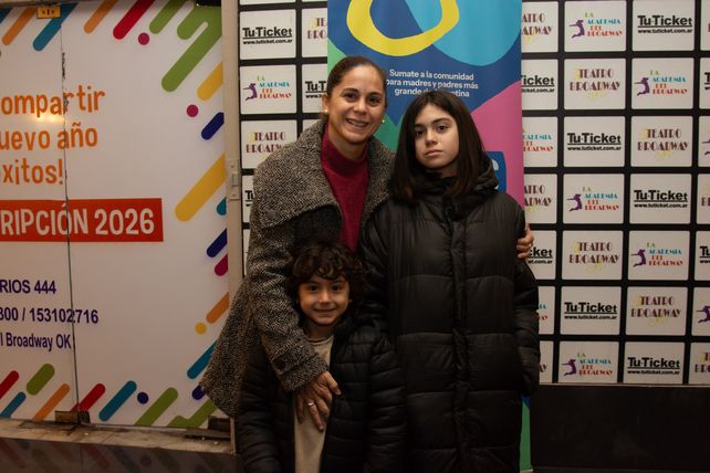 Topa se presentó en Rosario en el Teatro Broadway