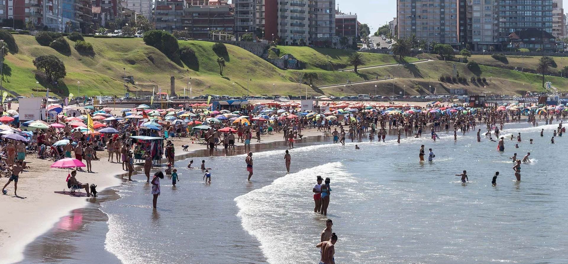 Miles de turistas eligieron Mar del Plata para el primer fin de semana del 2022