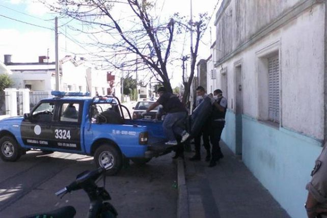 Mataron de una puñalada a una joven en la ciudad de Coronda