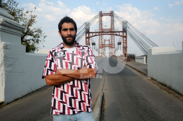 De visita. Bruno está en Santa Fe y el 1 de octubre se casará. Luego volverá a viajar por el mundo.