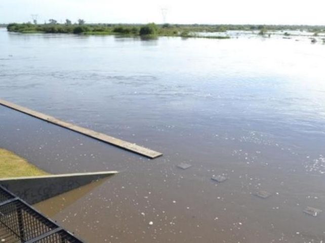 Continúan las lluvias en el centro provincial y sigue la crecida de los ríos Paraná y Salado