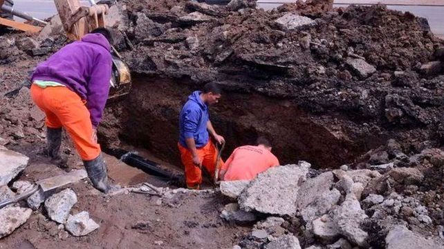 Barrios del sureste de Paraná continúan sin agua por rotura de otro caño