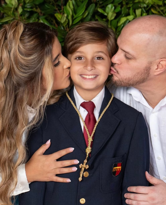Lucas junto a sus padres, Blancalida Mart&iacute;nez Coronado y Marcos G&aacute;mez.