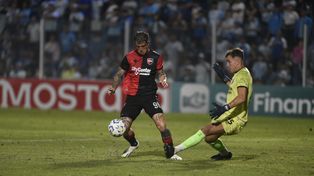El Colo Ramírez entró en el 2º tiempo ante Atlético en Tucumán y le cometieron un penal. Este domingo irá desde el inicio.