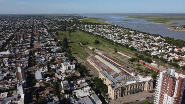 Vista aérea de los terrenos ubicados detrás de la Estación Belgrano.