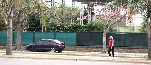El polémico gimnasio de la costanera se inició hace cuatro años y nunca había sido habilitado.