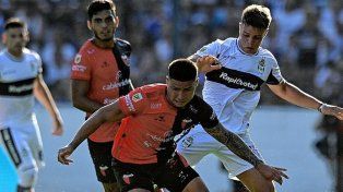 Stefano Moreyra sufrió un pequeño desgarro en el músculo hallux, pero no tendrá problemas en jugar frente a Atlético Tucumán, cuando se reanude el torneo.