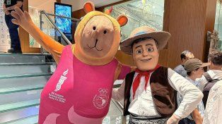 Juegos Odesur en Santa Fe: Capi fue protagonista en la alfombra roja de Mar del Plata