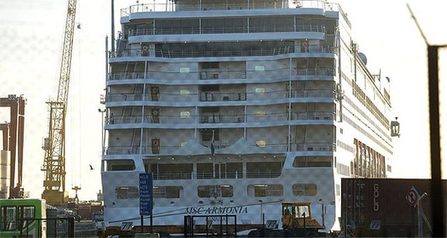 Lleg&oacute; a Buenos Aires el crucero donde se hallaron casos de gripe B