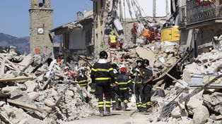 El terremoto de Italia deja al menos 250 muertos y 365 heridos