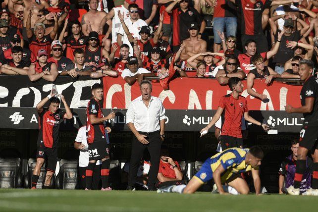 Kudelka llegó a un Newells que se hunde y deberá sacarlo a flote.