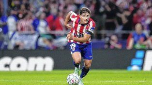 Julián Álvarez volvió a irse silbado en el Atlético de Madrid