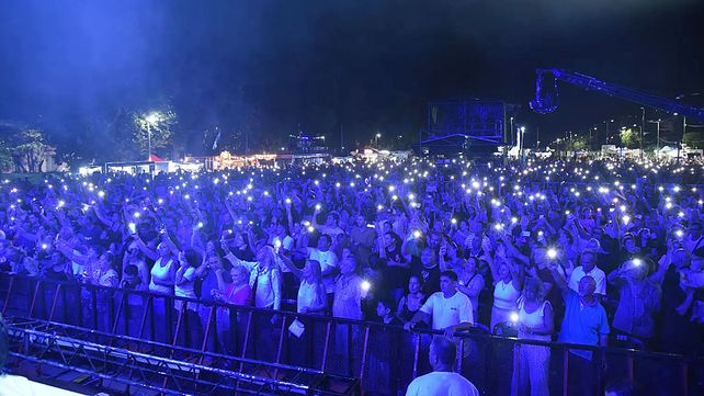 Los Palmeras, nuevos padrinos de la Fiesta Nacional de la Playa, a puro ritmo en Concepción del Uruguay