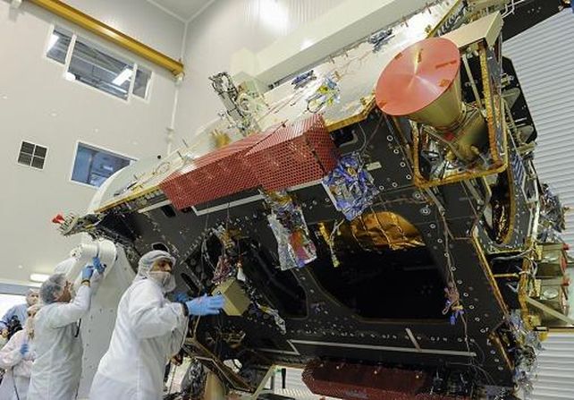 El 50 por ciento del satélite está hecho con piezas de fabricación nacional