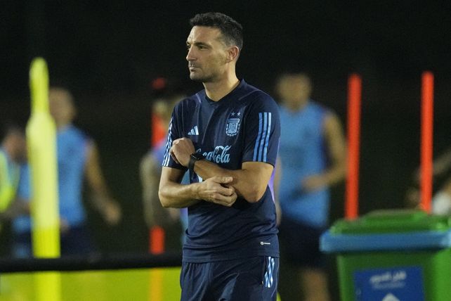 El Dt de la selección Argentina, Lionel Scaloni, en las prácticas previas al viernes. 