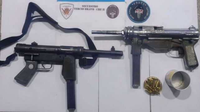 Dos pistolas ametralladoras pedidas por miembros de la banda del Peruano en agosto de 2022
