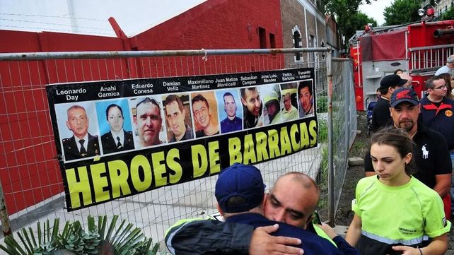 En el Día del Bombero Voluntario se recuerda a las 10 personas que murieron en el incendio intencional de los depósitos de Iron Mountain para tapar lavado&nbsp;