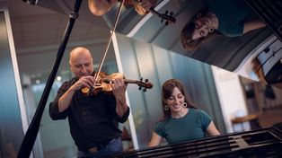 Javier Gómez y Lucía Oubiña forman el dúo Alquimia Tango, que se presentará el sábado 25 de manera gratuita en el auditorio de la AMR