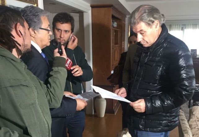 A días de su regreso a la televisión, allanaron la casa de Víctor Hugo Morales