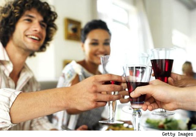 Beber con moderación puede ser hasta beneficioso para la salud.