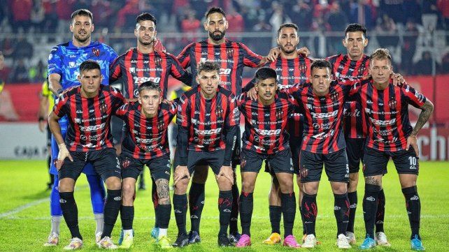 El 11 de Patronato que inició el último encuentro que disputó en calidad de visitante.&nbsp;