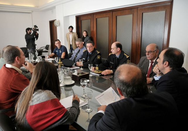 Autos quemados: el intendente pidió colaboración para dar con los autores de los incendios