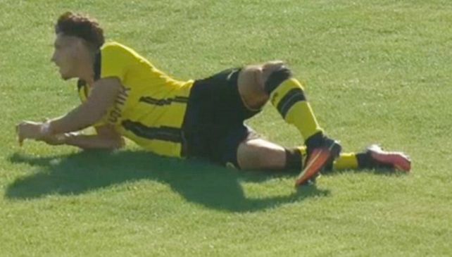 Escalofriante fractura en el fútbol europeo