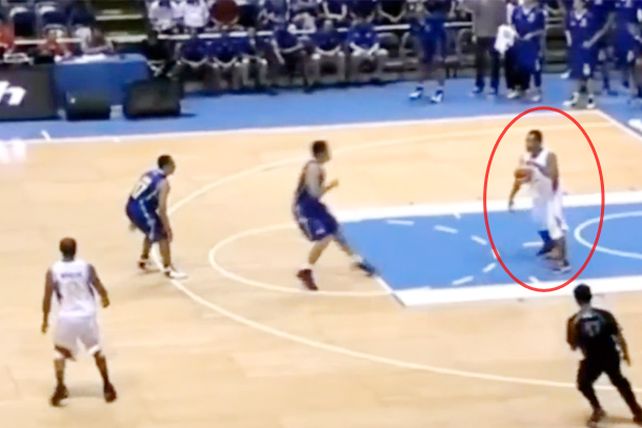 Así engaña un basquetbolista al otro equipo