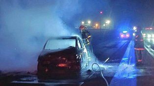 Autovía 14: un automóvil se incendió en plena marcha