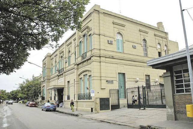 Murió un joven que agonizó varios días en el hospital Cullen