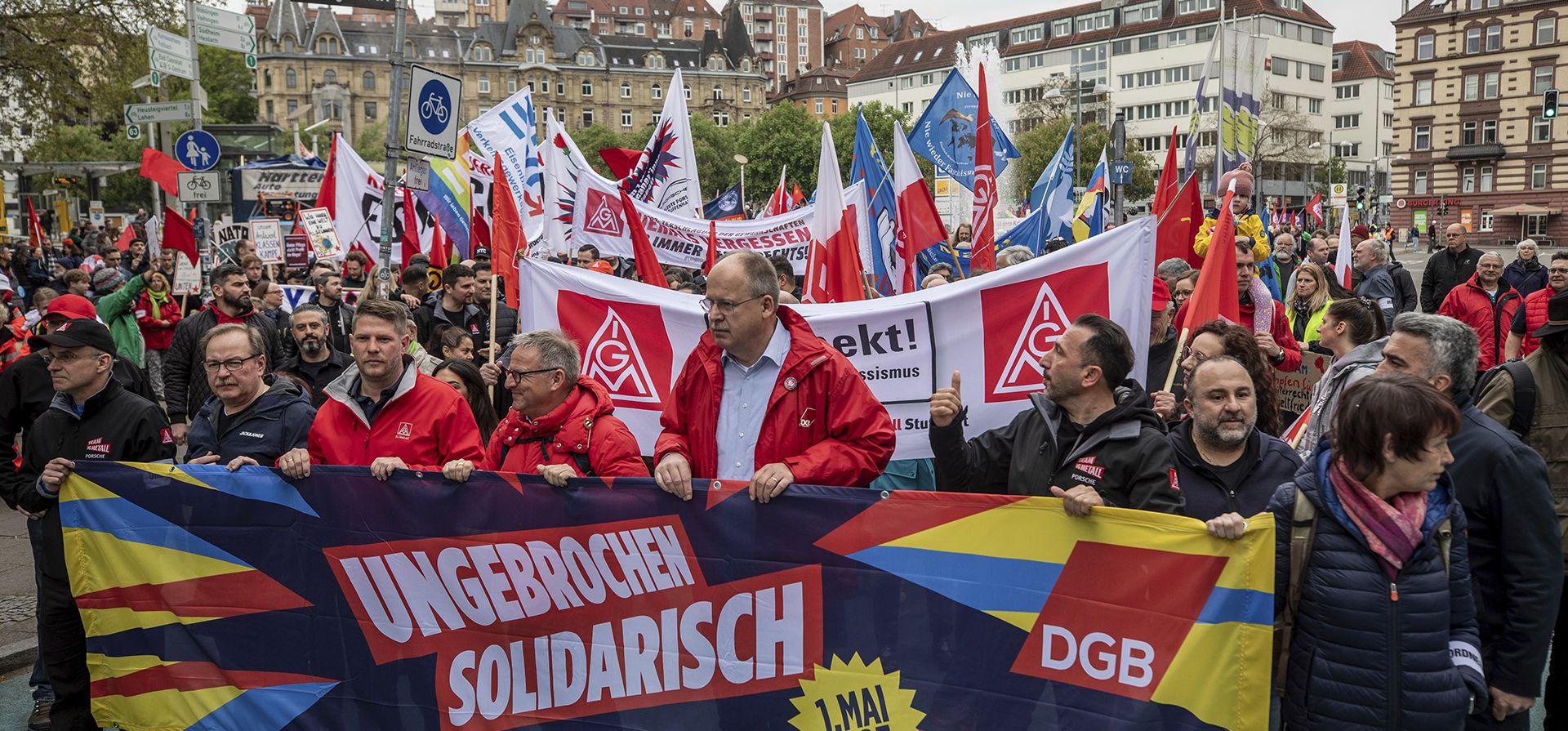 Manifestación del Día del Trabajo en Stuttgart, Alemania, el lunes 1 de mayo de 2023. Este año, los eventos de la Federación Alemana de Sindicatos en el Día del Trabajo se llevaron a cabo bajo el lema 