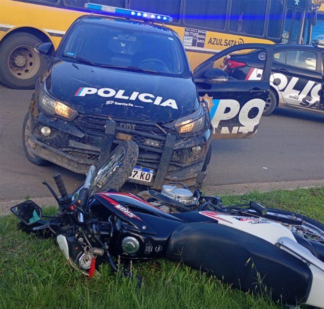 Impactante video: evadió un control, lo persiguió la policía y terminó chocando