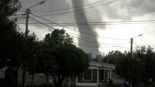 Las imágenes del tornado que causó pánico en una pequeña localidad de San Luis